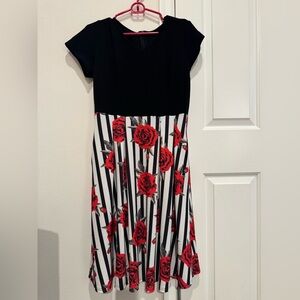 Black & Red Rose Stripe Pocket Dress – Size L